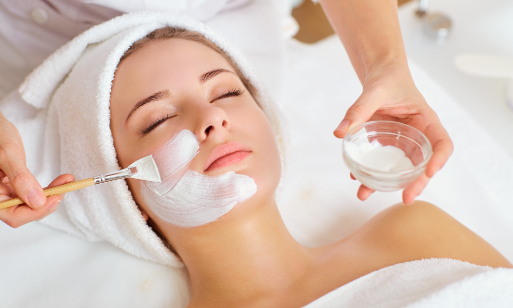 8 Signs Your Beauty Therapist is Unhygienic